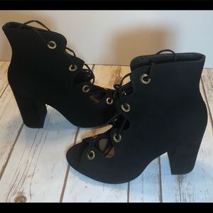 Steve Madden Carusso Lace-Up Ankle Boots